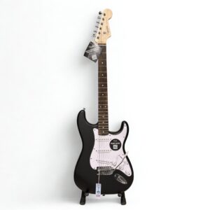 GUITARRA ELÉCTRICA FENDER SQUIRE DEBUT STRATOCASTER NEGRO MATE